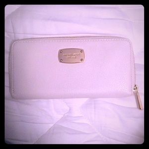White Michael Kors Wallet with Gold zipper